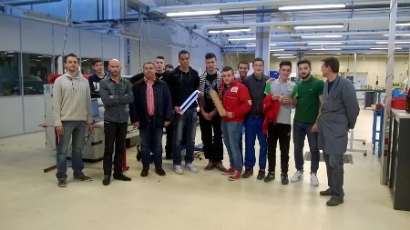 Le lycée Louis Armand présente son prototype aux entreprises Reydelet Dumoulin et SCR Sonap à l'occasion de cette réunion